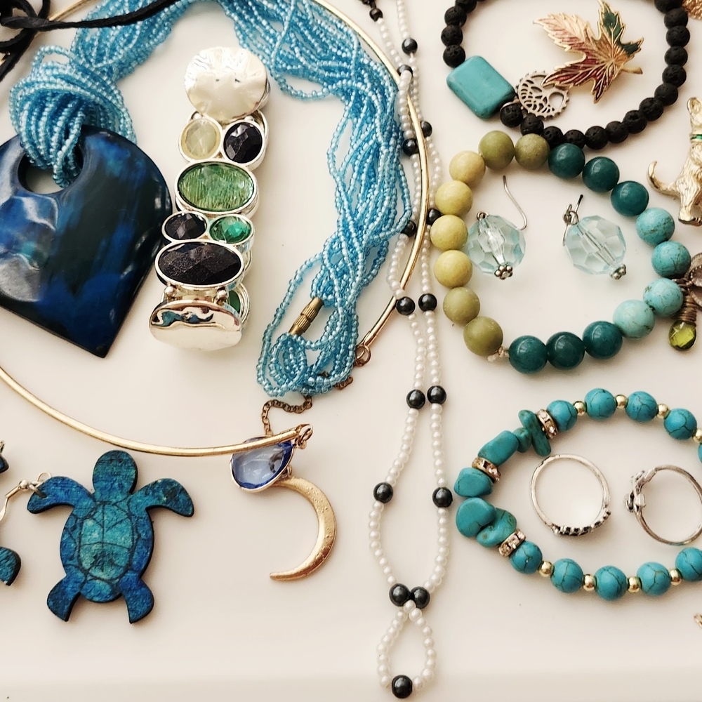 Turquoise, Green And Gold Jewelry Lot - Vintage-Modern